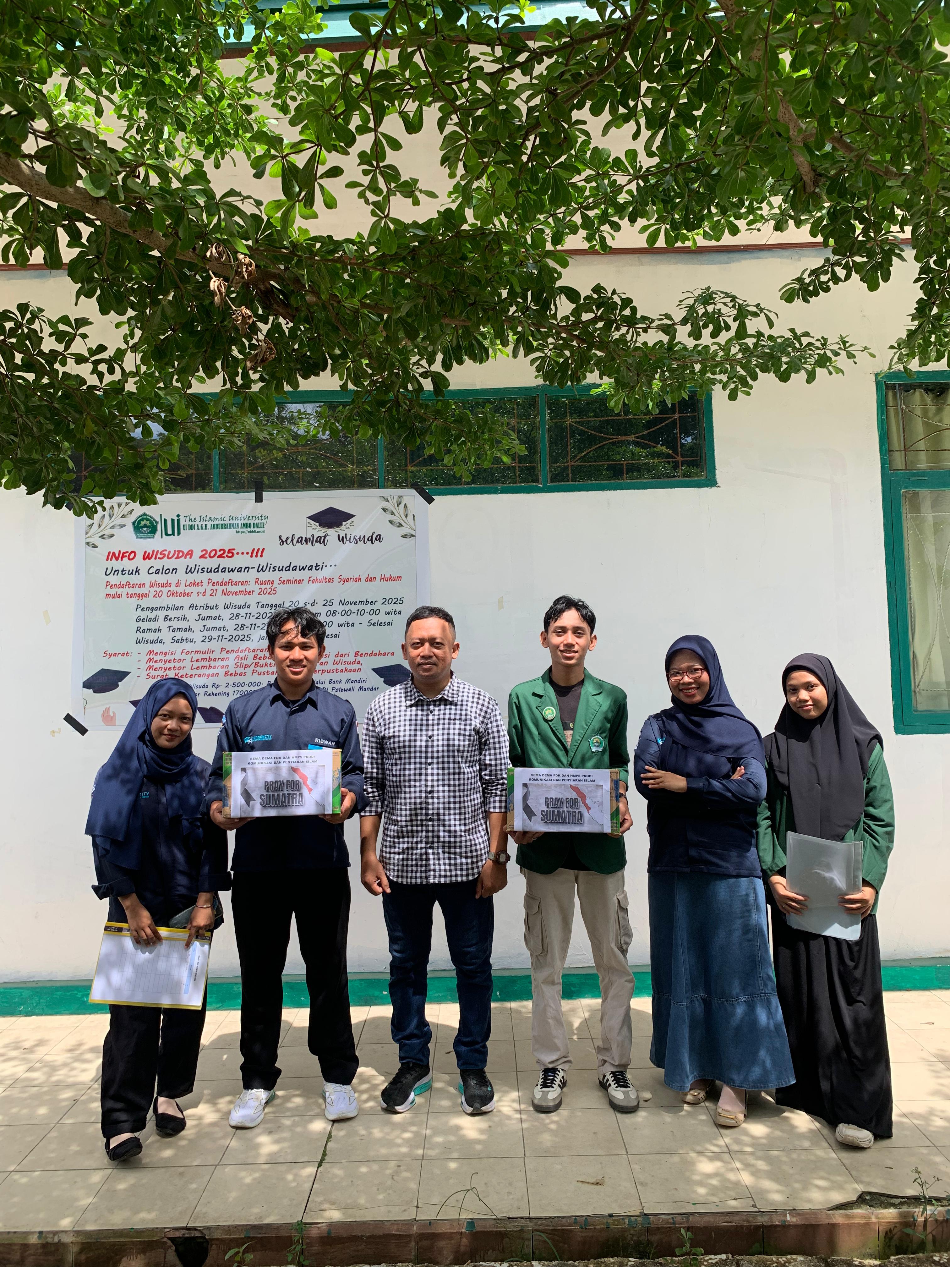 Ketua Prodi KPI Bersama SEMA FDK, DEMA FDK, dan HMPS KPI Gelar Aksi Penggalangan Dana "Pray for Sumatera"